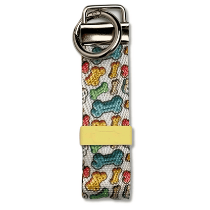 Hundekotbeutelhalter mit bunten Hundeknochen und Ring Karabiner