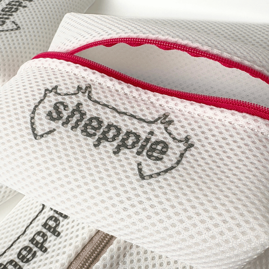 Detailansicht des leichten Mesh Zipper Beutel zur Aufbewahrung von Hundezubehör Hundeleine