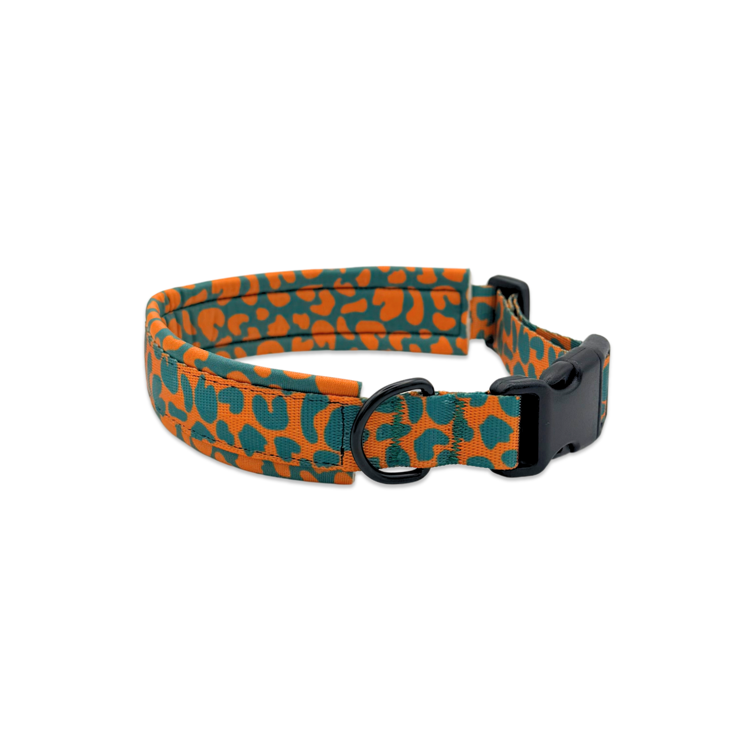 Hundehalsband mit Klickverschluss und schwarzem D-Ring in Leopard Design in Grün und Orange