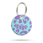 Personalisierte Hundemarke aus Acryl im Leo Design lila, leicht, geräuschlos und klimperfrei, Namensschild mit Namen „Faye“