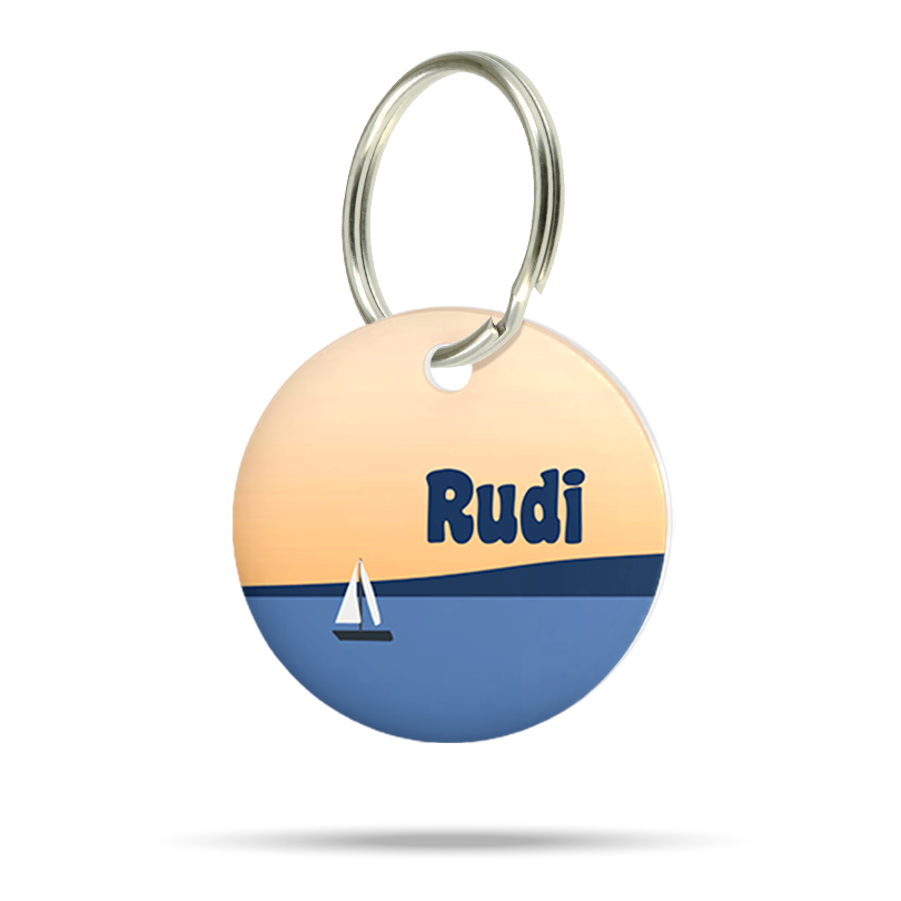 Personalisierte Hundemarke aus Acryl mit Segelboot Motiv, leicht, geräuschlos und klimperfrei, Dog ID mit Namen „Rudi“