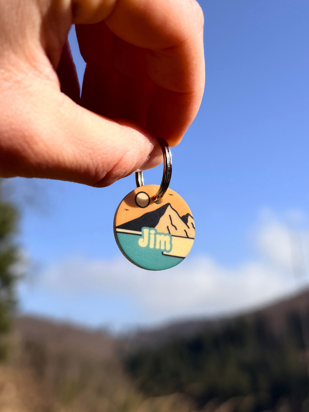 Personalisierte Hundemarke aus Acryl im Natur und Adventure Design, leicht, klimperfrei und geräuschlos, stilvolle Dog ID