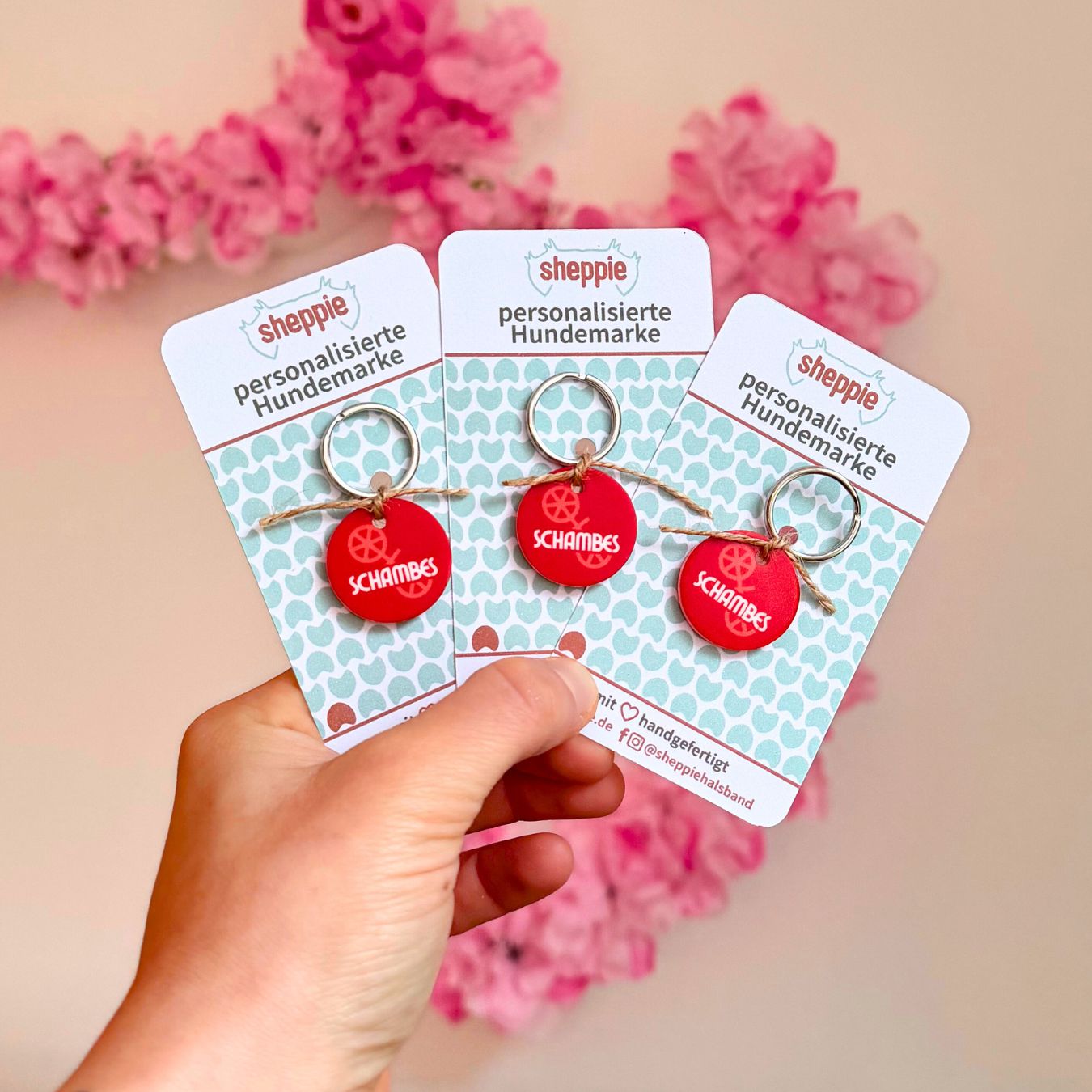 Individuelle Hundemarke auf Kundenwunsch mit Mainzer Rad in Rot