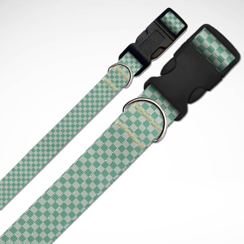 Nahaufnahme des Retro Mint Check Klickverschluss Halsband für gratis Personalisierung | Konfigurator mit Live-Ansicht von Name und Nummer personalisiert auf leichtem und weichen Hundehalsband | Welpenhalsband | Für Border Collie, Australian Shepherd, Dalmatiner